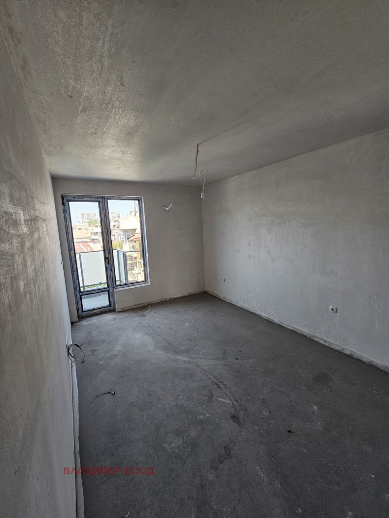 En venta  2 dormitorios Plovdiv , Karshiyaka , 98 metros cuadrados | 79956341 - imagen [8]