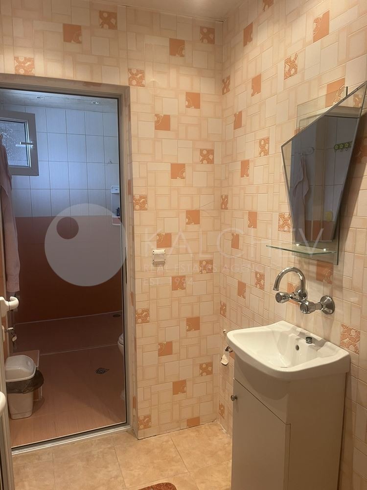 Продава КЪЩА, с. Оброчище, област Добрич, снимка 12 - Къщи - 55044364