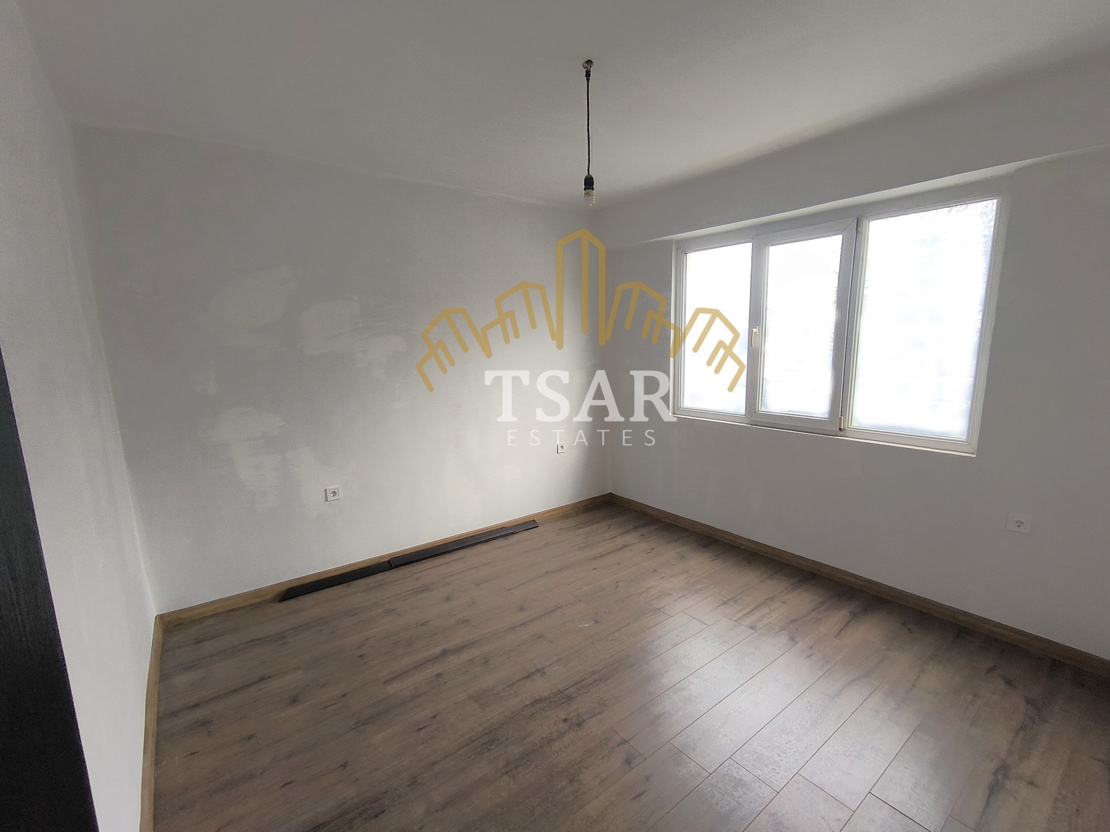 Продава 4-СТАЕН, гр. Велико Търново, Бузлуджа, снимка 3 - Апартаменти - 53621718