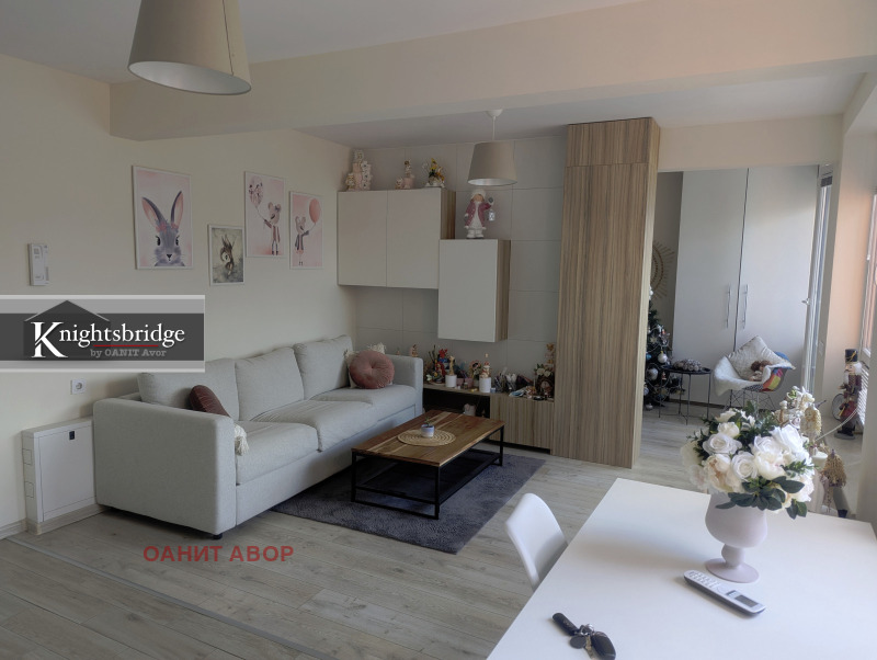 Продава  2-стаен град София , Красно село , 61 кв.м | 86714100