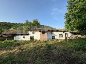 Haus Swalenik, region Russe 2