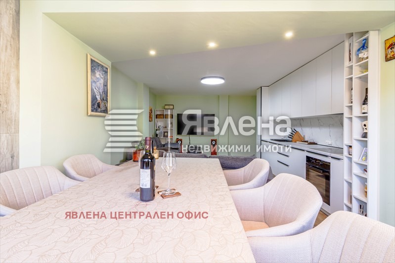 Продава 4-СТАЕН, гр. София, Център, снимка 17 - Апартаменти - 56423223