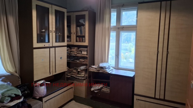 Продава ЕТАЖ ОТ КЪЩА, гр. Габрово, Хаджицонев мост, снимка 3 - Етаж от къща - 52443977