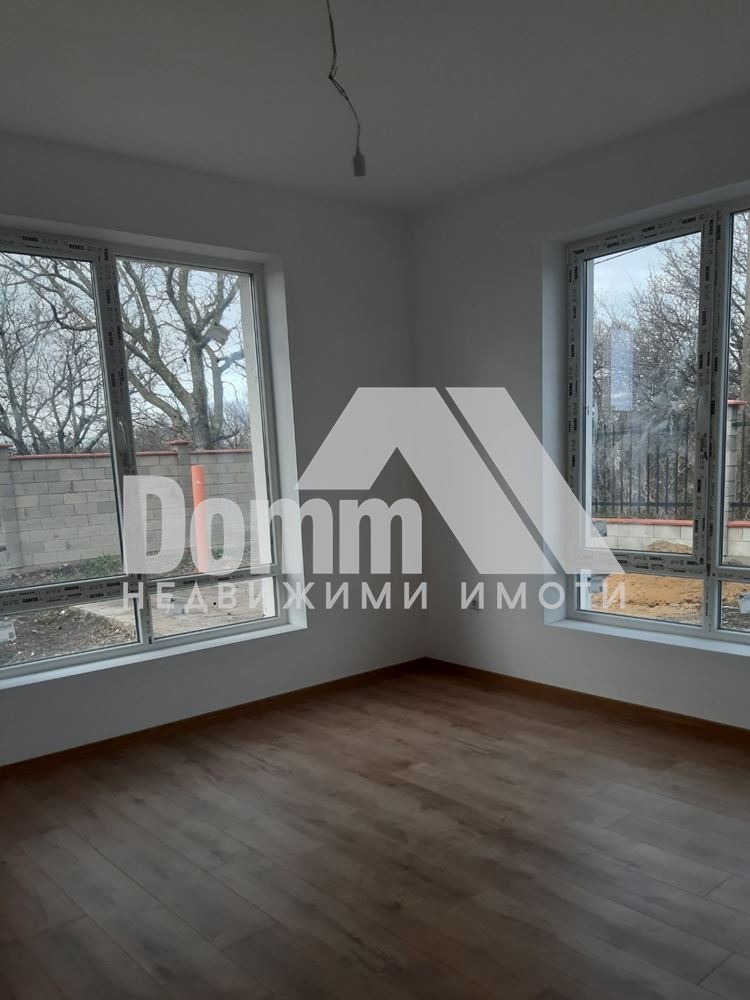 Продава КЪЩА, с. Баново, област Варна, снимка 12 - Къщи - 46036334