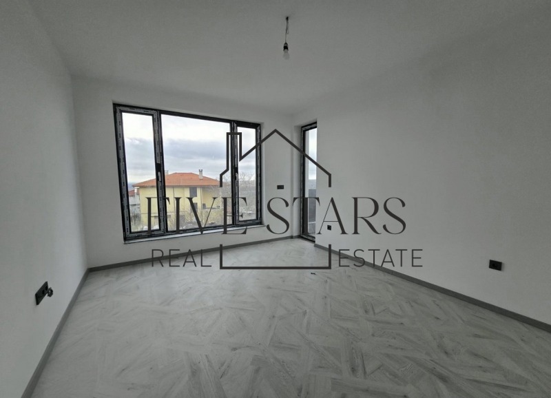 Продава КЪЩА, гр. Варна, м-т Боровец - юг, снимка 10 - Къщи - 49677542