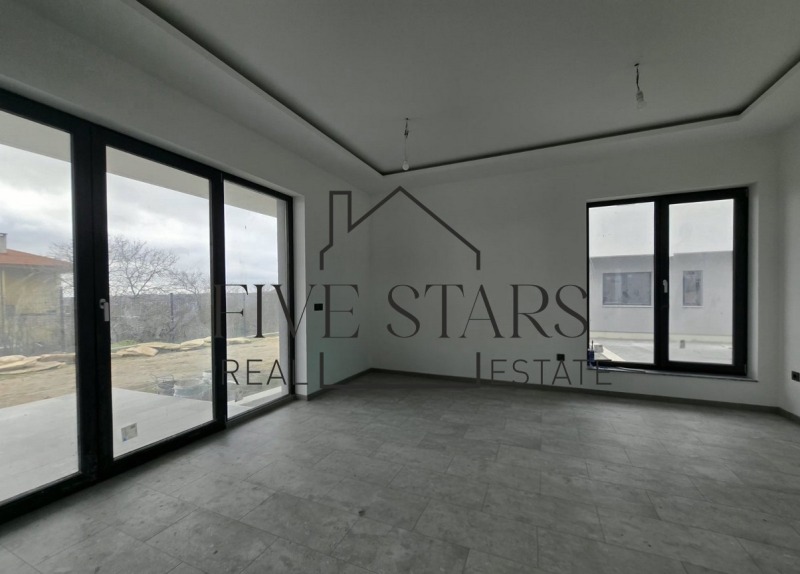 Продава КЪЩА, гр. Варна, м-т Боровец - юг, снимка 5 - Къщи - 49677542