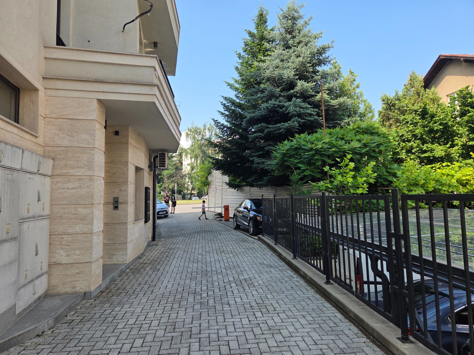 Продава 2-СТАЕН, гр. София, Изток, снимка 16 - Апартаменти - 55100115