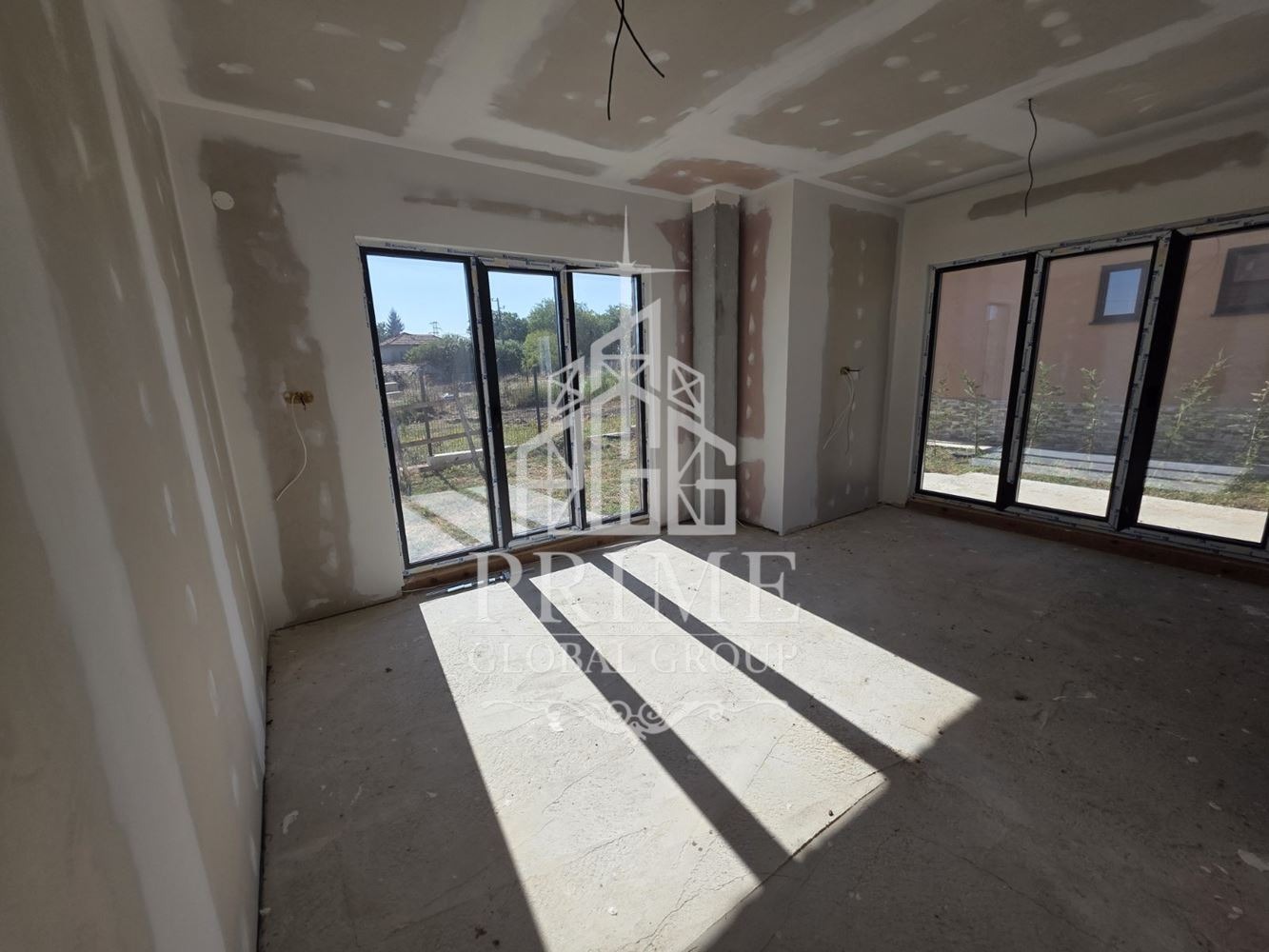 Продава КЪЩА, с. Яребична, област Варна, снимка 3 - Къщи - 55740352
