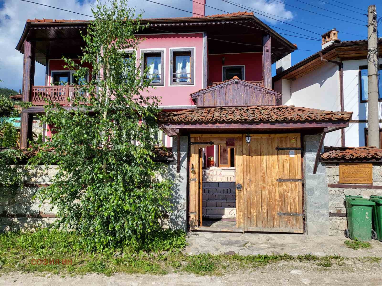 Продава ХОТЕЛ, гр. Копривщица, област София област