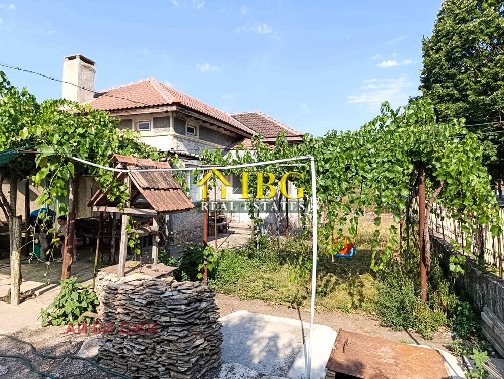 Продава КЪЩА, гр. Балчик, област Добрич