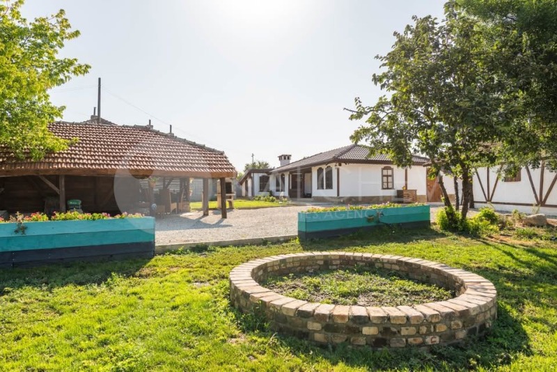 Продава КЪЩА, с. Пчелник, област Варна, снимка 2 - Къщи - 52476847