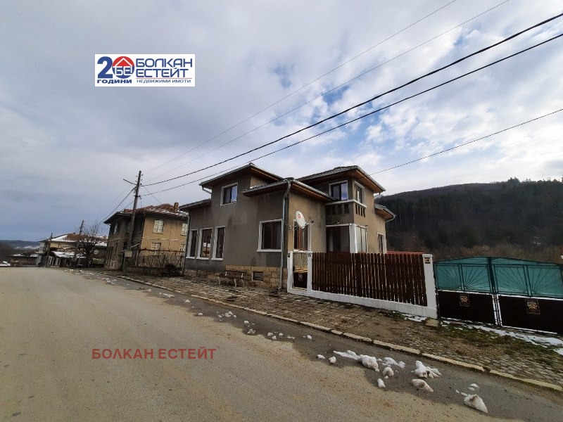 Продава КЪЩА, с. Тодювци, област Велико Търново