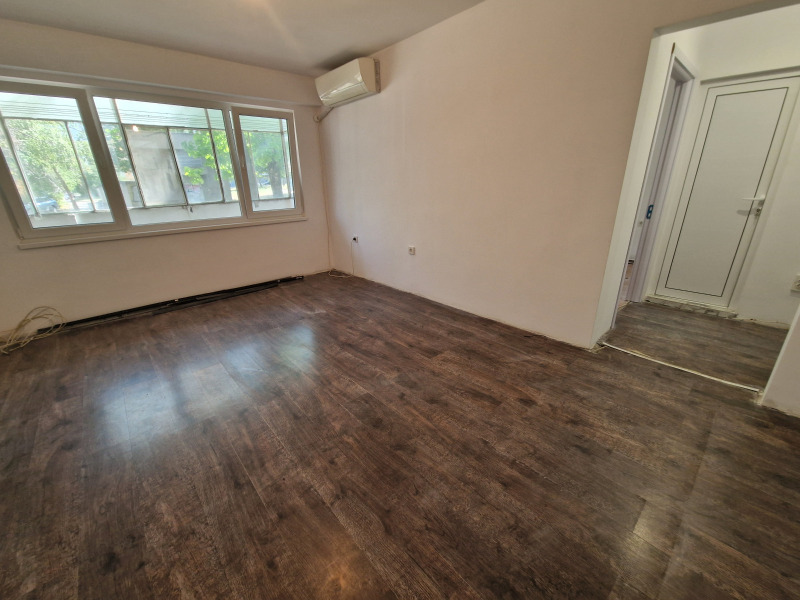 For Sale  2 bedroom Ruse , Zdravets Iztok , 71 sq.m | 94547680 - image [2]