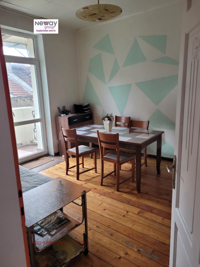 Продава 4-СТАЕН, гр. София, Център, снимка 2 - Апартаменти - 52904427