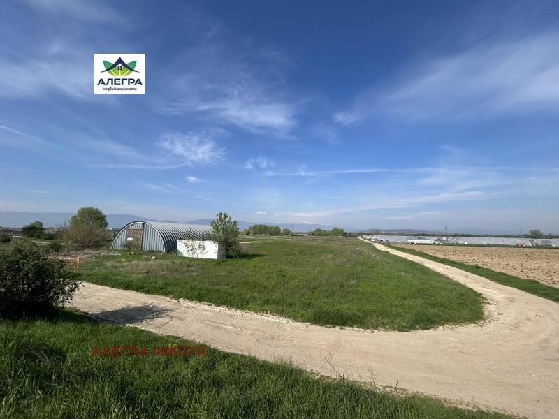 Продава ПАРЦЕЛ в област Пазарджик, с. Сарая - 16897 кв.м / 506 910 € » 991 429.79 лв., АЛЕГРА ИМОТИ
