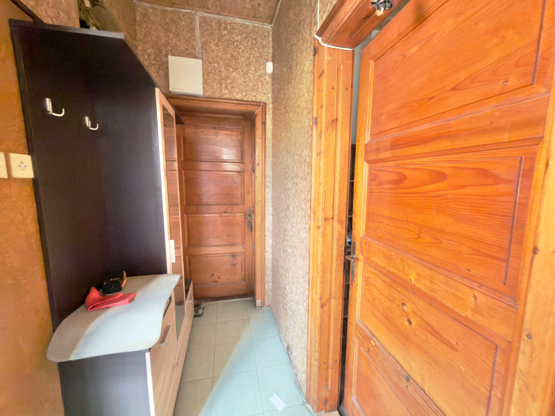 Продава ЕТАЖ ОТ КЪЩА, гр. София, Княжево, снимка 8 - Етаж от къща - 52177452