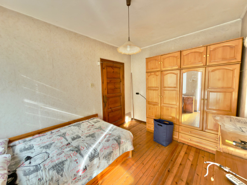 Продава ЕТАЖ ОТ КЪЩА, гр. София, Княжево, снимка 3 - Етаж от къща - 52177452