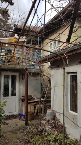 Обява продава къща, с. Петко Каравелово, област Велико Търново