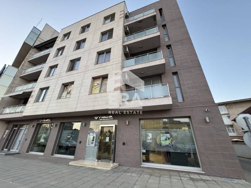 Продава 2-СТАЕН, град Силистра, Център • 180000 € / 352049.40 лв. • 98673220 1