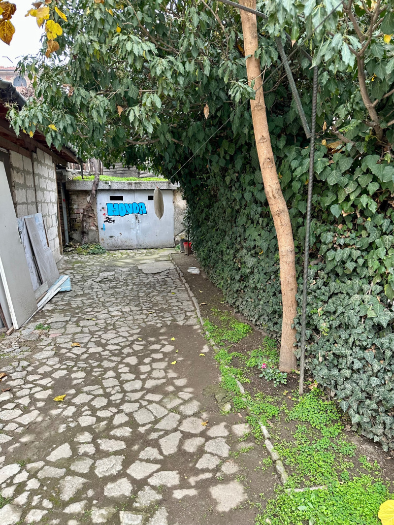 Продава ЕТАЖ ОТ КЪЩА, гр. Пловдив, Гагарин, снимка 2 - Етаж от къща - 52874801