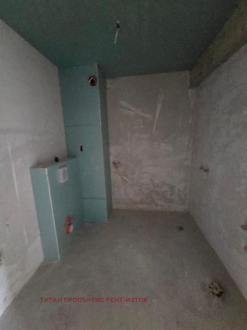 Продава 3-СТАЕН, гр. Бургас, Център, снимка 2 - Апартаменти - 53042004