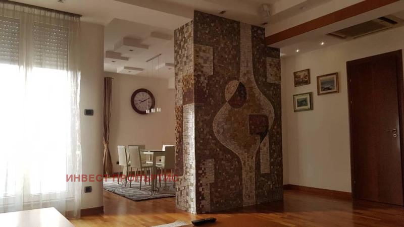 Продава  4-стаен град София , Център , 172 кв.м | 45236697
