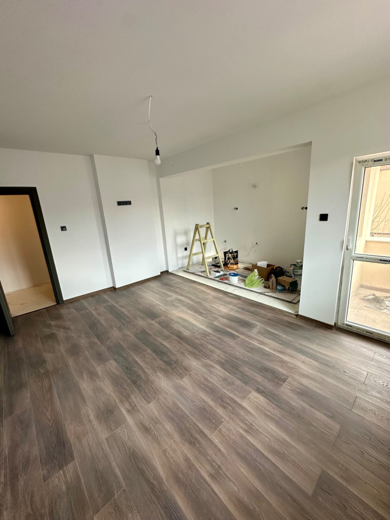 Продава ЕТАЖ ОТ КЪЩА, гр. Пловдив, Гагарин, снимка 4 - Етаж от къща - 52874801