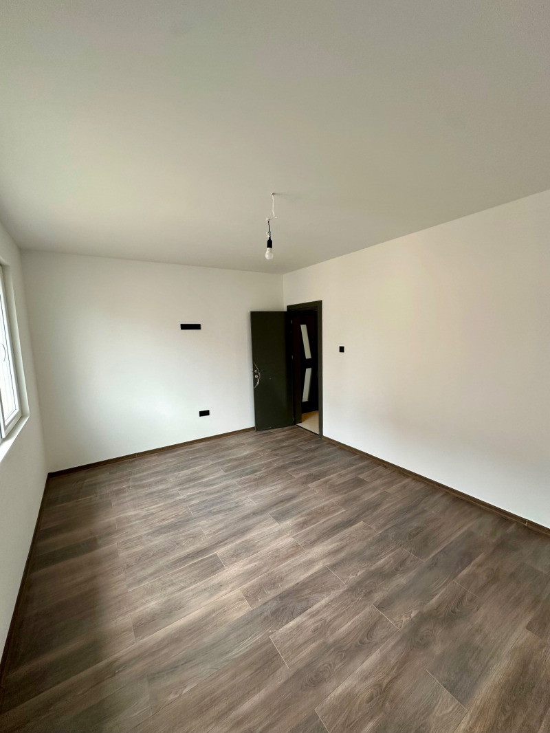 Продава ЕТАЖ ОТ КЪЩА, гр. Пловдив, Гагарин, снимка 6 - Етаж от къща - 52874801