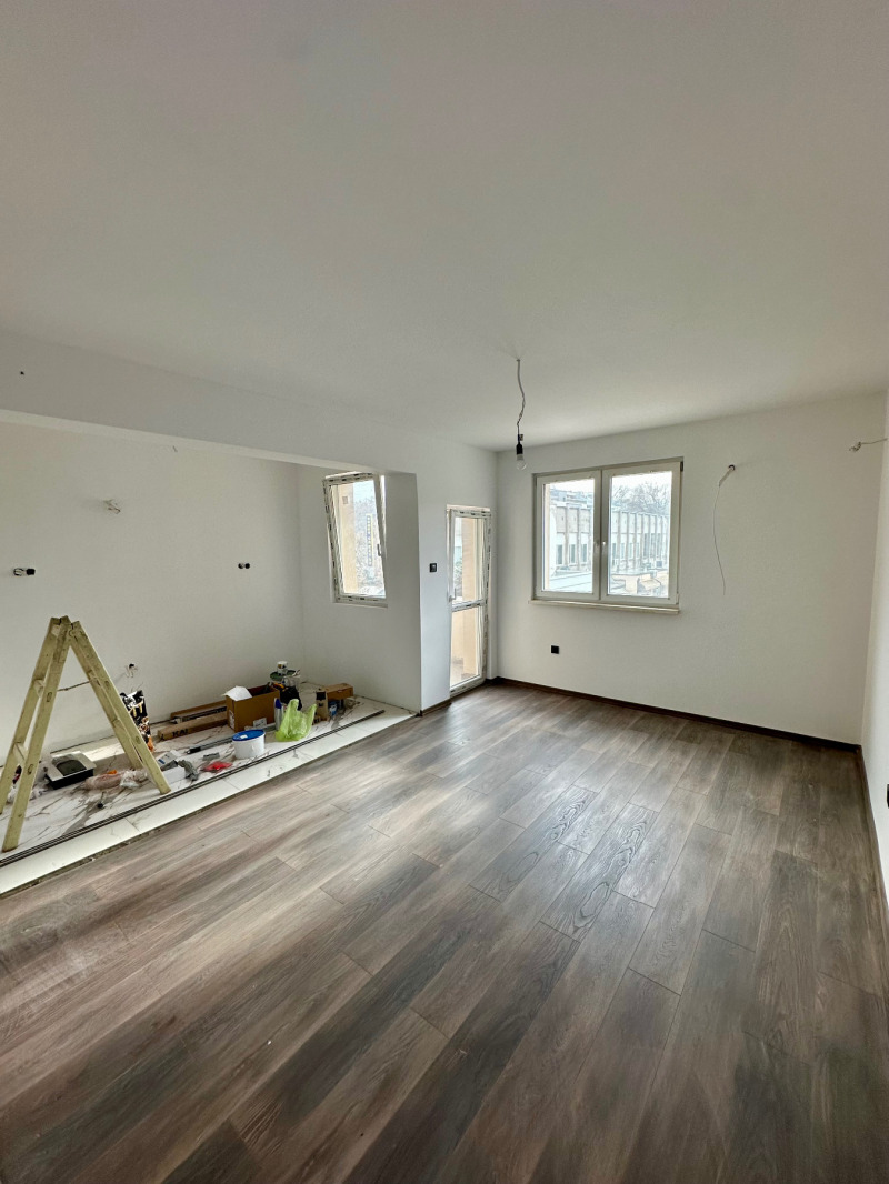 Продава ЕТАЖ ОТ КЪЩА, гр. Пловдив, Гагарин, снимка 3 - Етаж от къща - 52874801