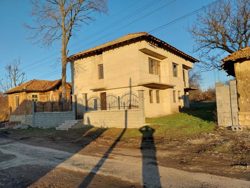 Продава  Къща област Велико Търново , с. Камен , 440 кв.м | 66866203