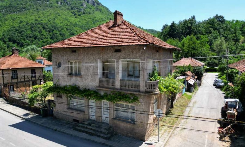 De vânzare  Casa regiunea Lovech , Troian , 241 mp | 54621791 - imagine [9]