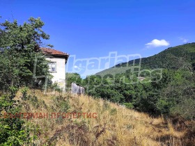 House Malak izvor, region Lovech