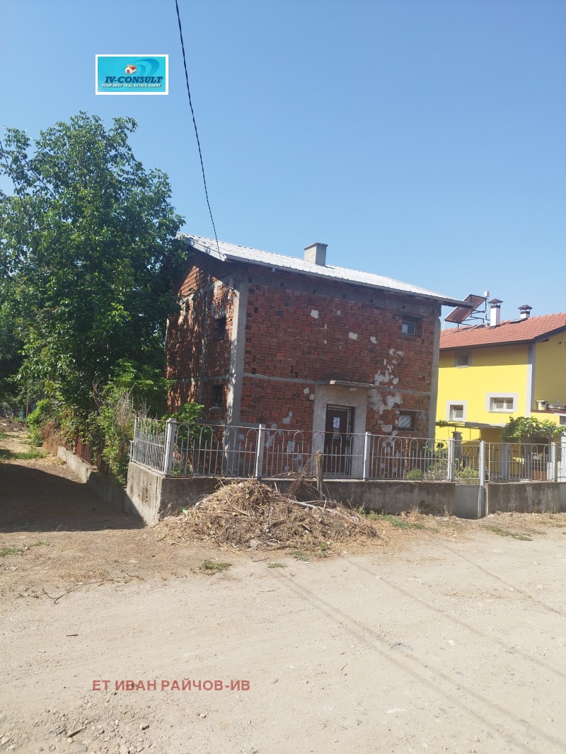 Продава  Къща област Кюстендил , с. Крайници , 100 кв.м | 82810674
