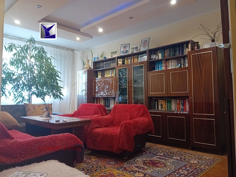 Satılık  2 yatak odası Ruse , Centar , 95 metrekare | 33486333