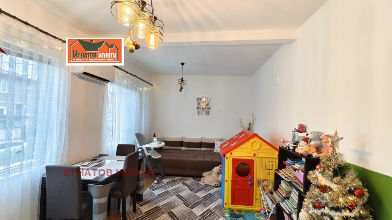 Продава  Етаж от къща град Пазарджик , Изток , 152 кв.м | 84077401 - изображение [2]