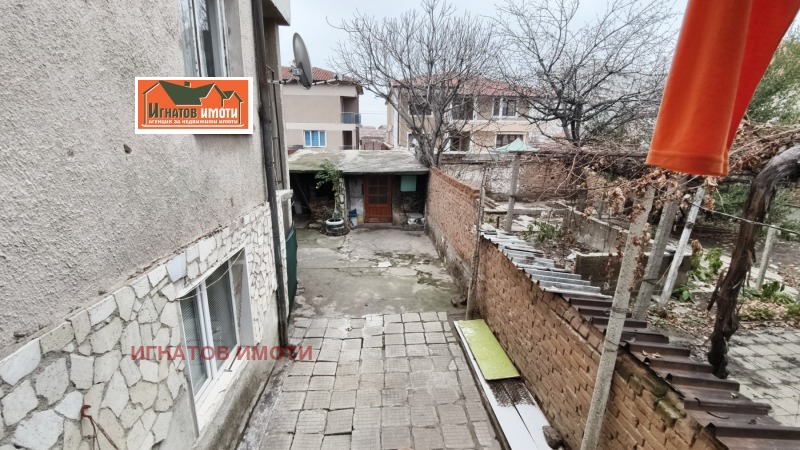 Продава  Етаж от къща град Пазарджик , Изток , 152 кв.м | 84077401 - изображение [11]