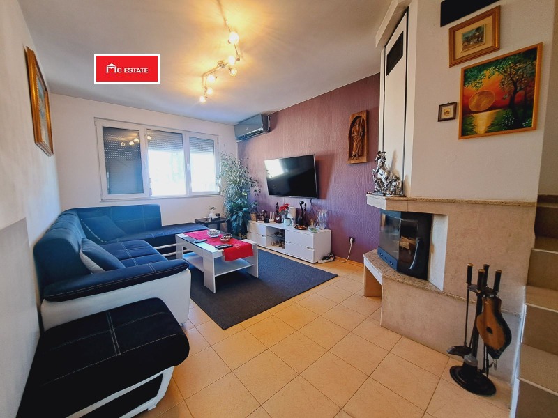 De vânzare  3 dormitoare Sofia , Țentâr , 165 mp | 39679887 - imagine [4]