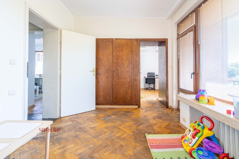 Продава МНОГОСТАЕН, гр. София, Яворов, снимка 13 - Апартаменти - 52289005