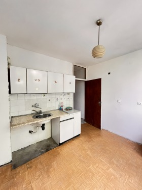 2 makuuhuonetta Ljulin 1, Sofia