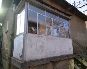 House Mogiliche, Pernik 2