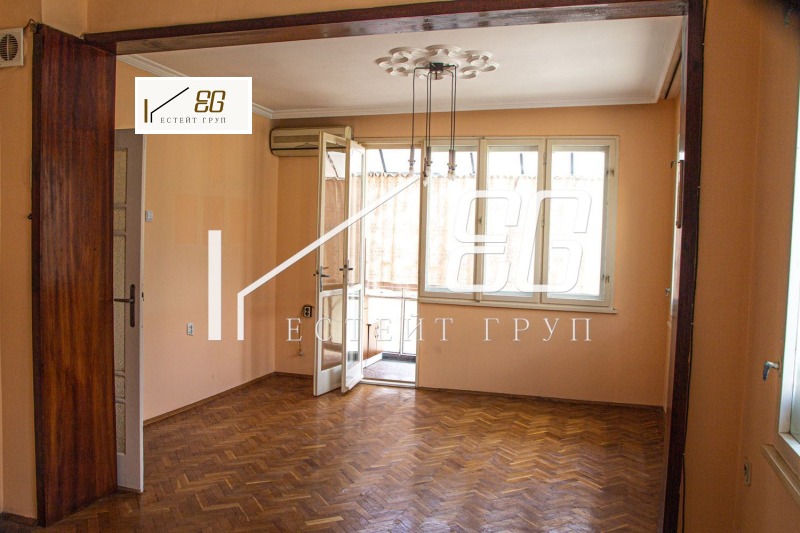 Продава ЕТАЖ ОТ КЪЩА, гр. Варна, Аспарухово, снимка 2 - Етаж от къща - 53523419