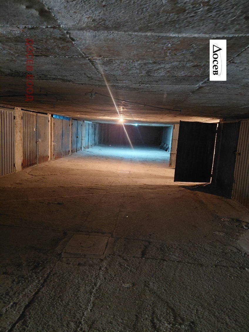 Продава ГАРАЖ, ПАРКОМЯСТО, гр. Стара Загора, Център, снимка 2 - Гаражи и паркоместа - 56213078