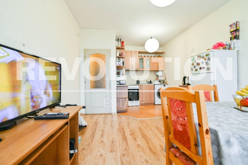 Na prodej  1 ložnice Sofia , Slatina , 60 m2 | 69962895 - obraz [3]