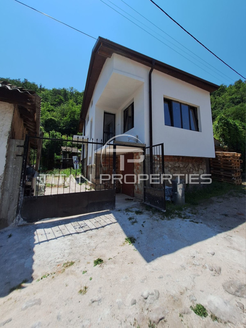 Продава КЪЩА в област Пазарджик, гр. Брацигово - 170 кв.м / 85 000 € » 166 245.55 лв., ТИТАН ПРОПЪРТИС ПРОДАЖБИ ПЛОВДИВ