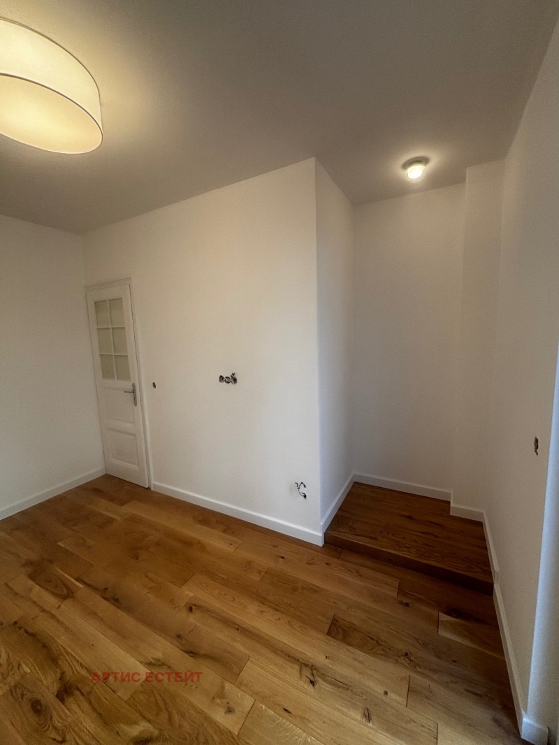 Продава 3-СТАЕН, гр. София, Център, снимка 11 - Апартаменти - 52480600