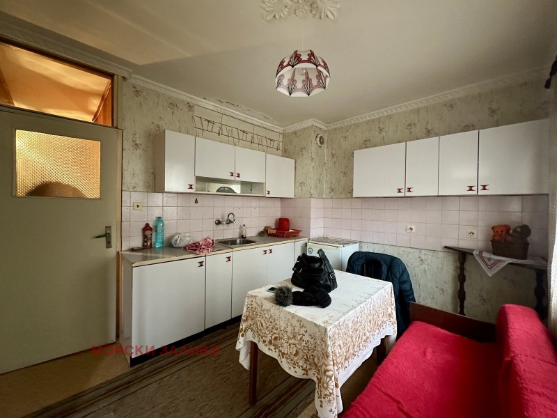 Продава 3-СТАЕН, гр. Бургас, Възраждане, снимка 7 - Апартаменти - 53033603