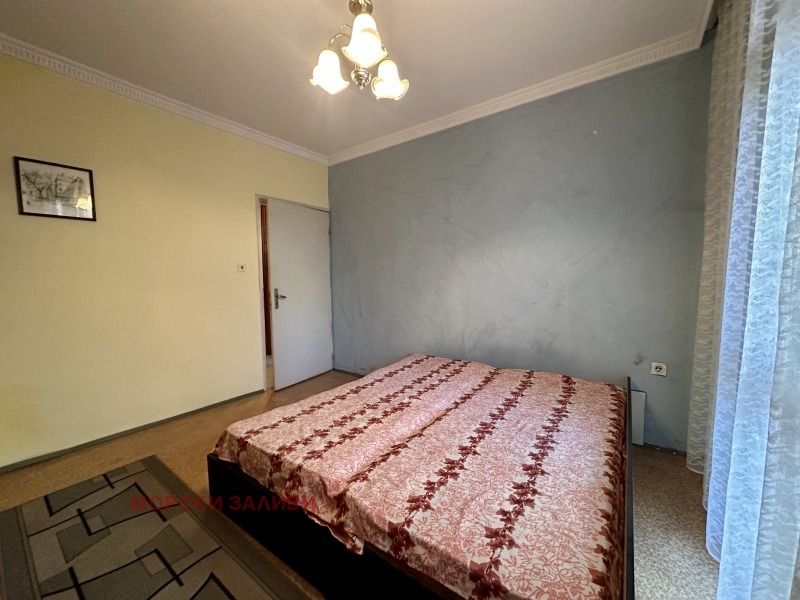 Продава 3-СТАЕН, гр. Бургас, Възраждане, снимка 4 - Апартаменти - 53033603
