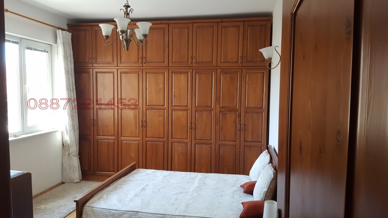 Продава МНОГОСТАЕН, гр. София, Център, снимка 3 - Апартаменти - 52797967