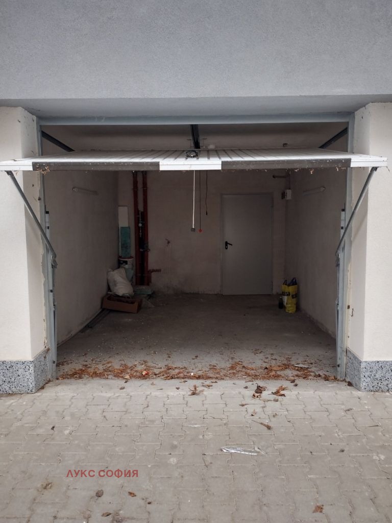 À venda  Garagem Sofia , Centar , 18 m² | 79604659