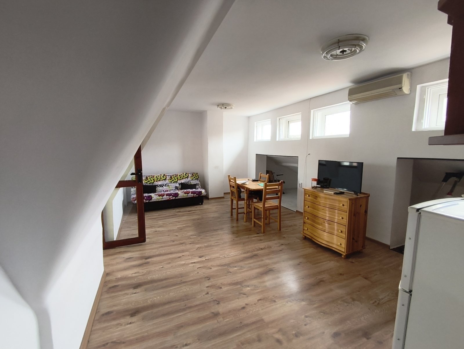 Продава 2-СТАЕН, гр. Бургас, Възраждане, снимка 2 - Апартаменти - 54124138